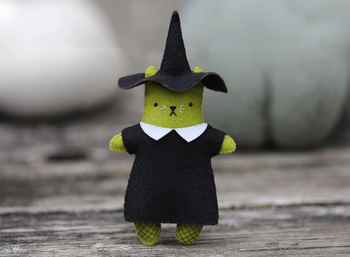 Kiriki Press - Witch Cat Felt Doll Kit