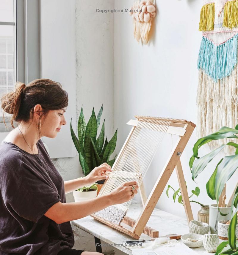 On the Loom: A Modern Weaver's Guide - Maryanne Moodie