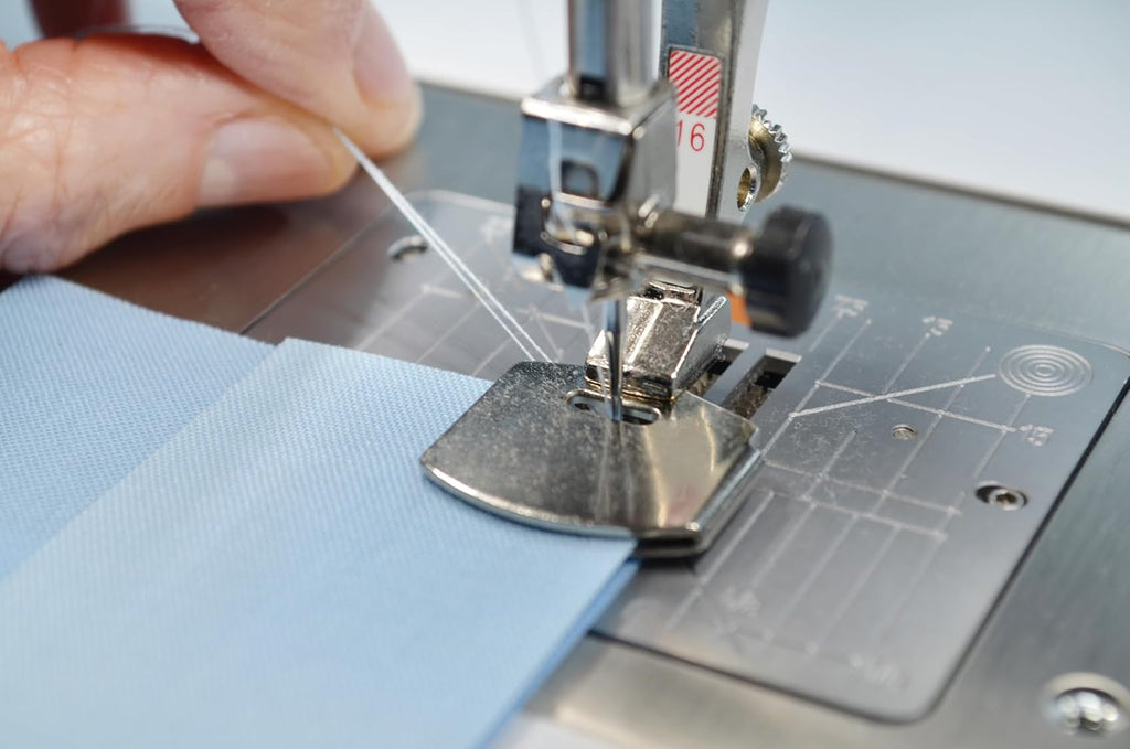 Ultimate Guide to Sewing Machine Feet: Choose, Use, and Troubleshoot Your Machine Feet for Success - Shelley Scott-Tobisch and Bernie Tobisch