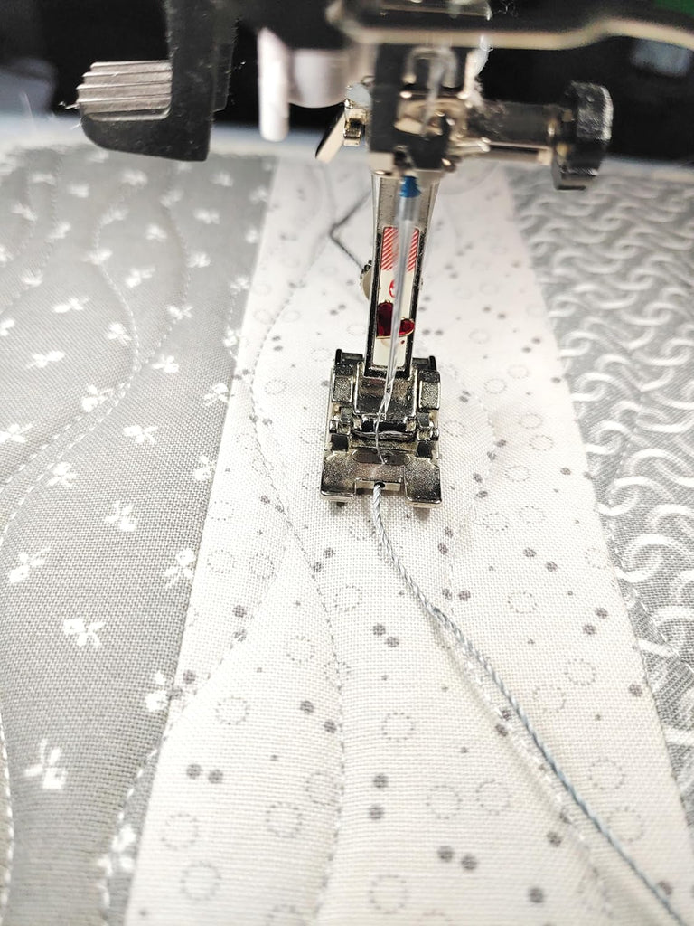 Ultimate Guide to Sewing Machine Feet: Choose, Use, and Troubleshoot Your Machine Feet for Success - Shelley Scott-Tobisch and Bernie Tobisch
