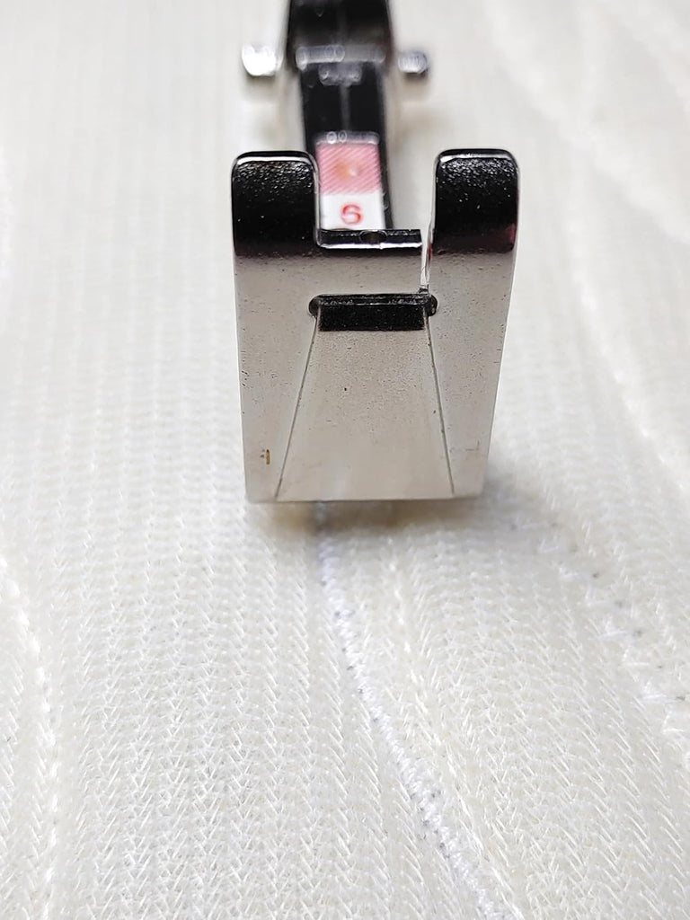 Ultimate Guide to Sewing Machine Feet: Choose, Use, and Troubleshoot Your Machine Feet for Success - Shelley Scott-Tobisch and Bernie Tobisch