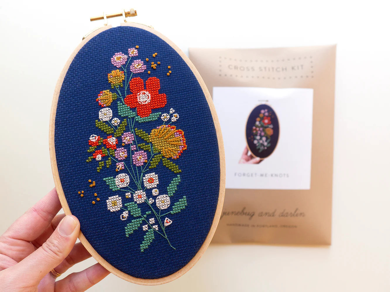 Junebug & Darlin - 5"x8" Oval Cross Stitch Kit - Forget Me Knots