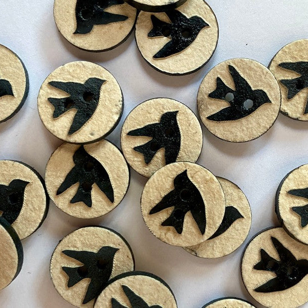 Textile Garden - Polyester Button - 15mm - Natural with Laser-Cut Blackbird