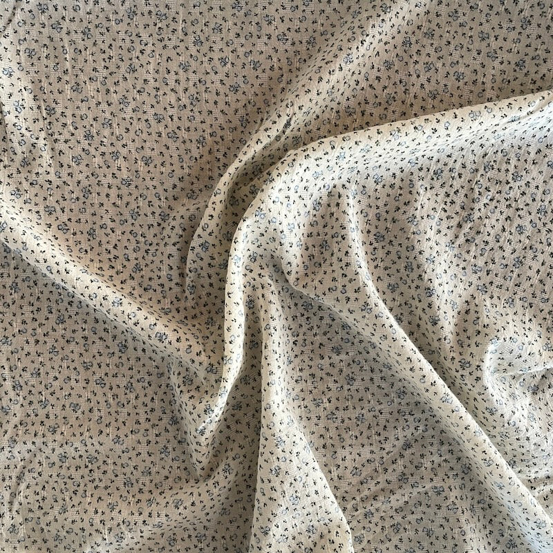 Isee Fabric - Crinkle Cotton - Soft Florals - Bluebell