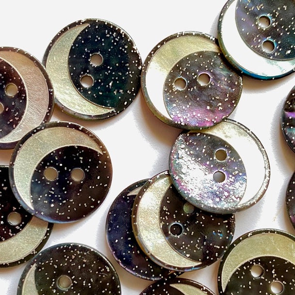 Textile Garden - Natural Shell Button - 18mm - Crescent Moon on Dark Sparkly Sky