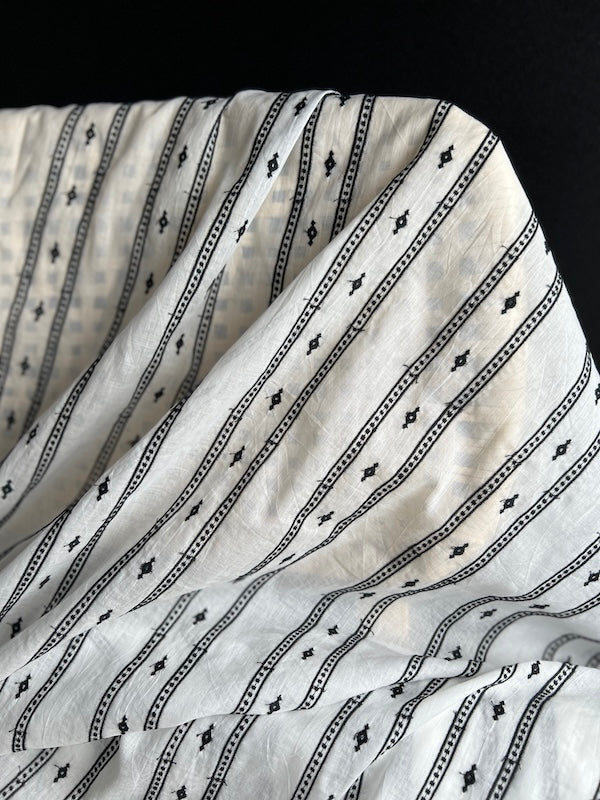 Hokkoh - Embroidered Cotton - Black on White