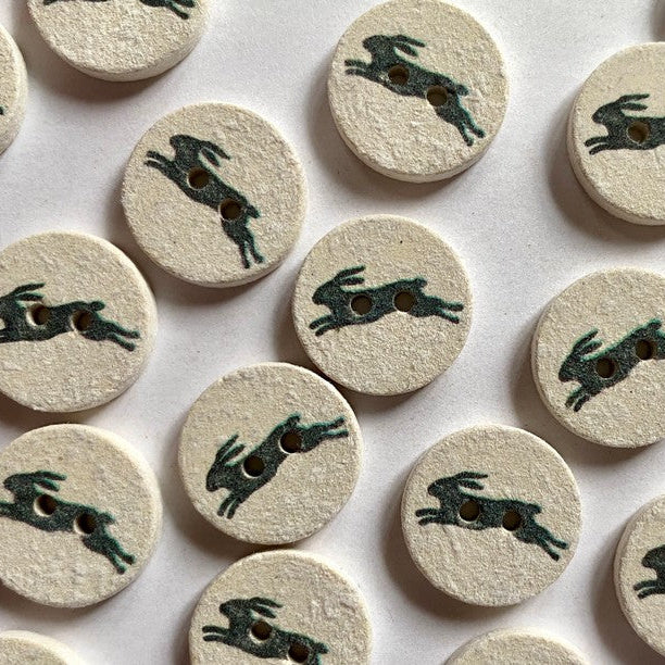 Textile Garden - Coco Shell Button - 15mm - Natural with Leaping Rabbit