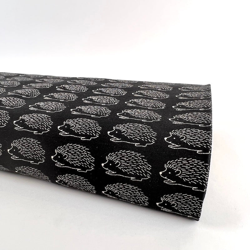 Sevenberry - Cotton Linen Lightweigh Canvas - Hedgehogs - Black