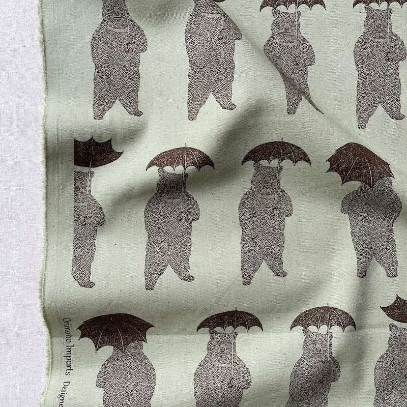 Koizumi - Lightweight Cotton Linen Canvas - Bears with Umbrellas - Sage