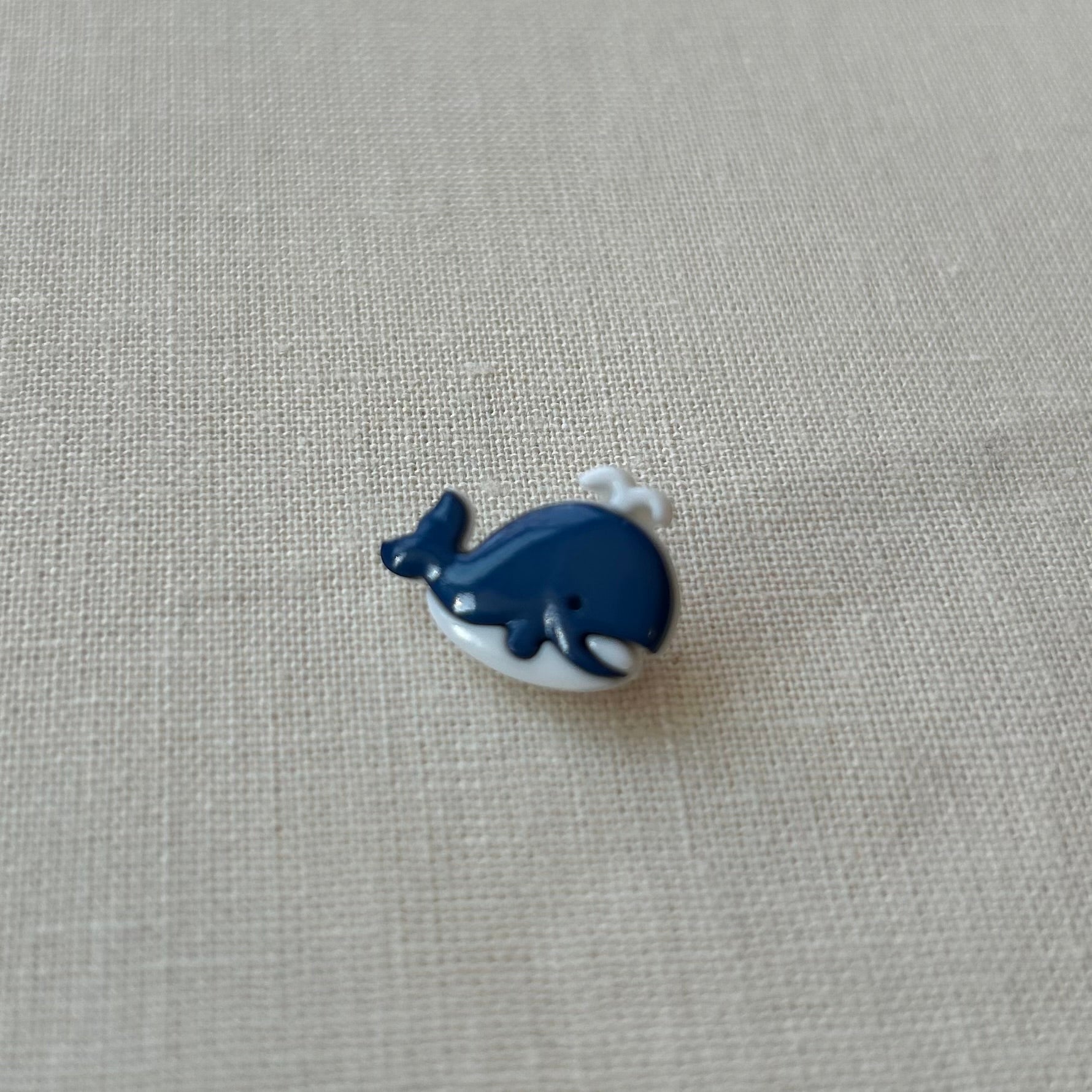 Dill - Blue Whale Button - 18mm