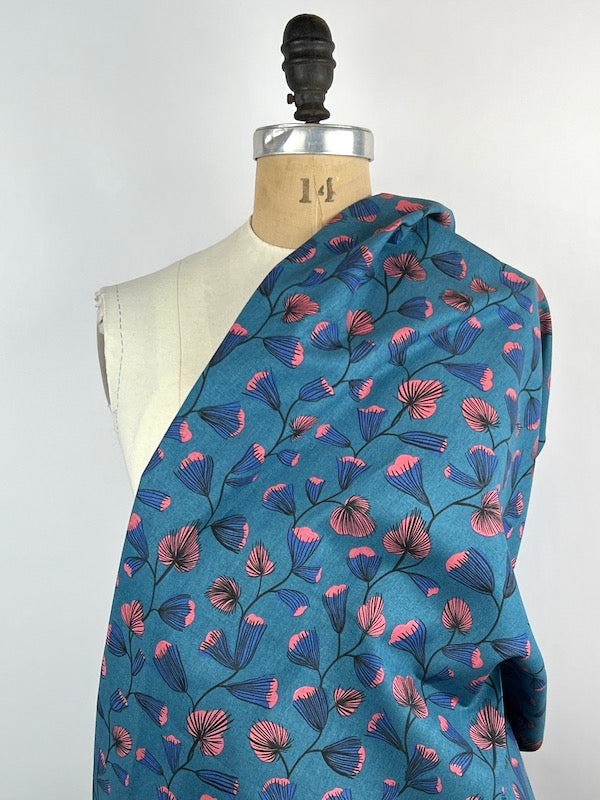 Vancet - Cotton Linen Lightweight Canvas - Abstract Flowering Vines - Pink and Blue on Teal