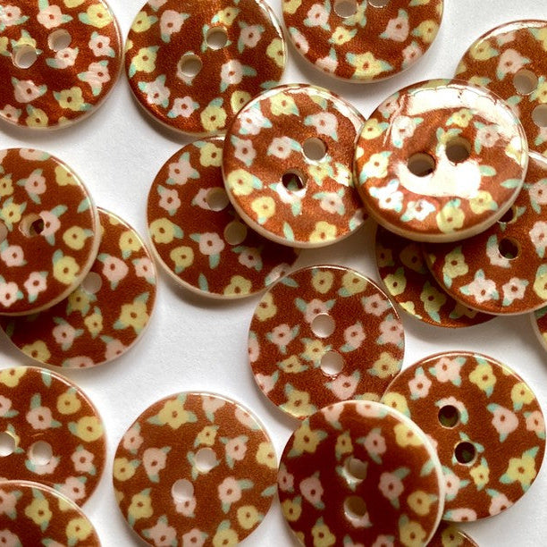 Textile Garden - Shell Button - 15mm - Glossy Ginger Brown, Pink & Yellow Flowers