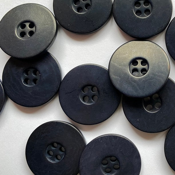 Textile Garden - Flat Rim Corozo Button - 18mm - Navy