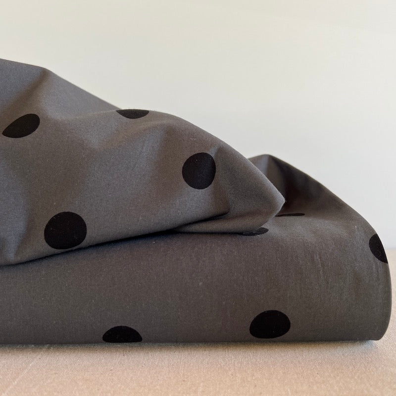 Hokkoh - Cotton Plain Weave - Polka Dot - Black on Gray fabric