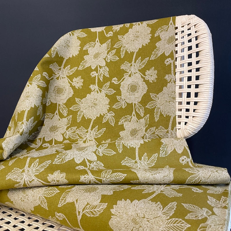 Anna Maria Textiles - Linen Cotton - Silhouette - Stitched Dahlia