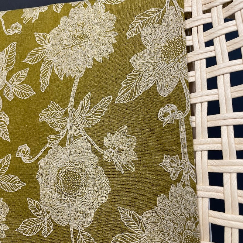 Anna Maria Textiles - Linen Cotton - Silhouette - Stitched Dahlia