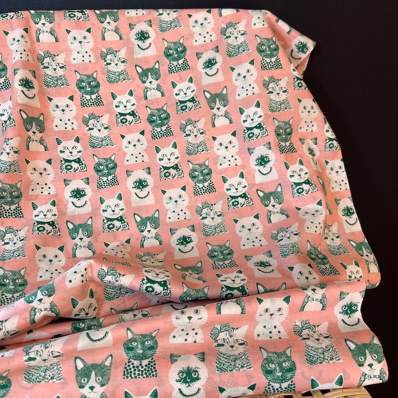 Hokkoh - Cotton Lawn - Cat Portraits - Forest on Peach