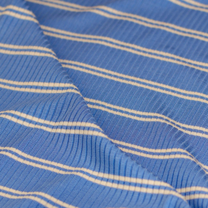 MM-8612-bright-blue-close.webp