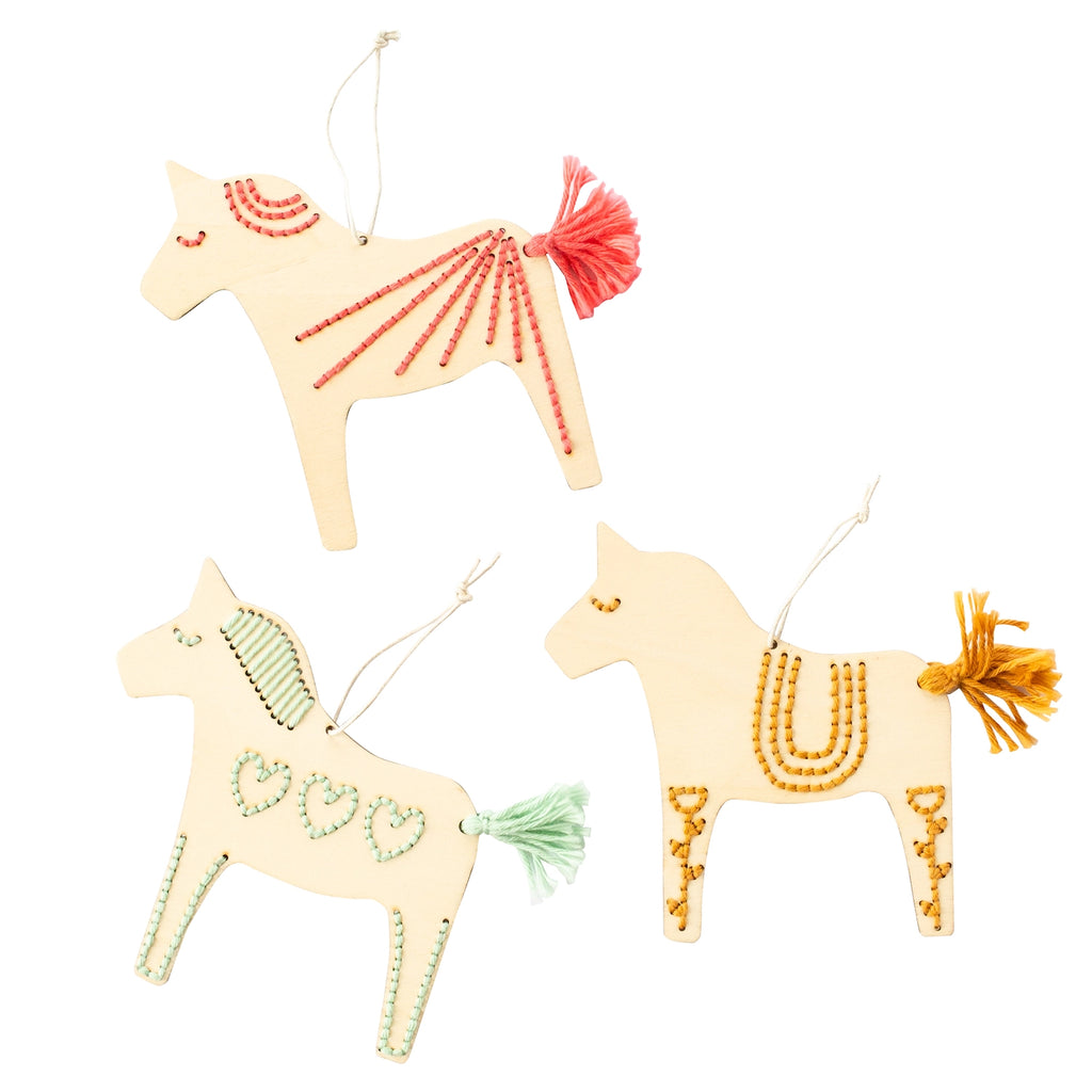 Cotton Clara - Dala Horses Embroidery Board Kit