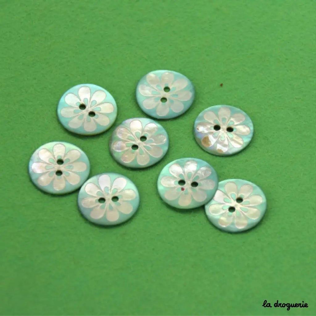 La Droguerie - 2 Hole Shell Button - 20mm - Daisy - Various Colors