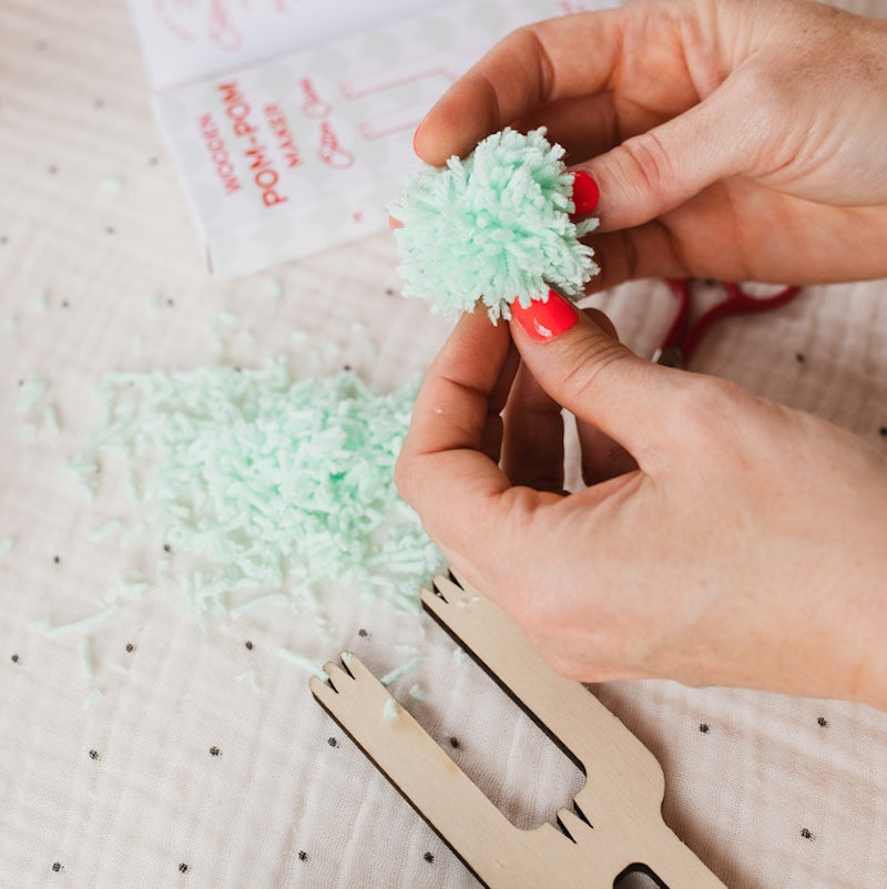 Cotton Clara - Wooden Pom Pom Maker