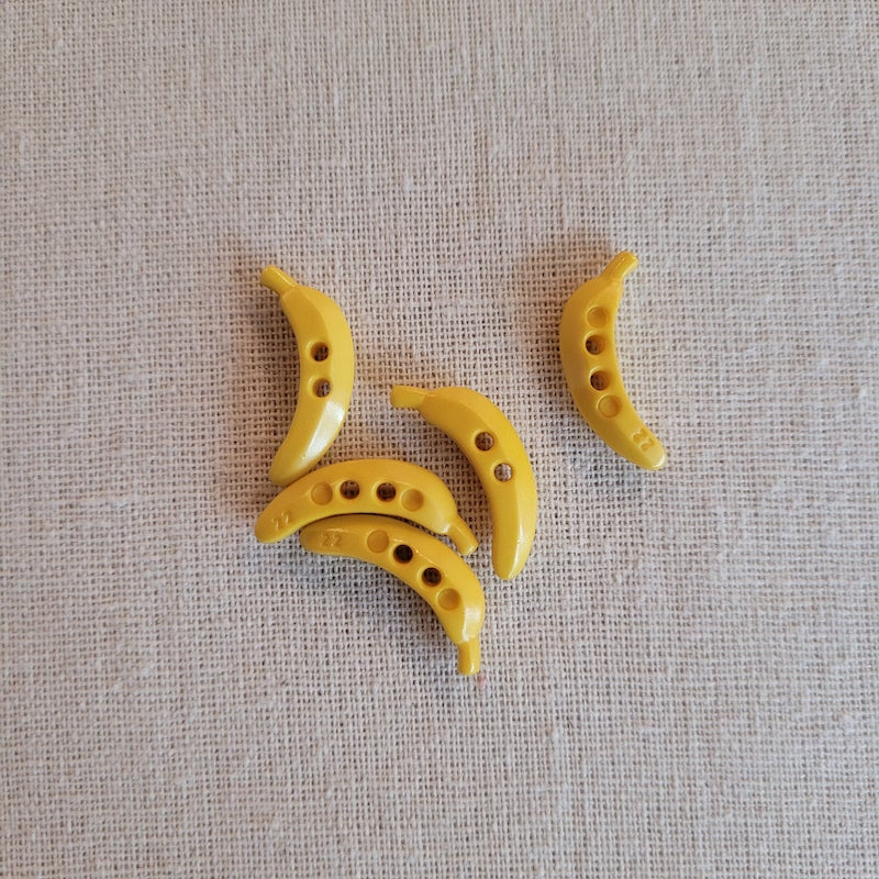 Dill - Banana Button - 25mm
