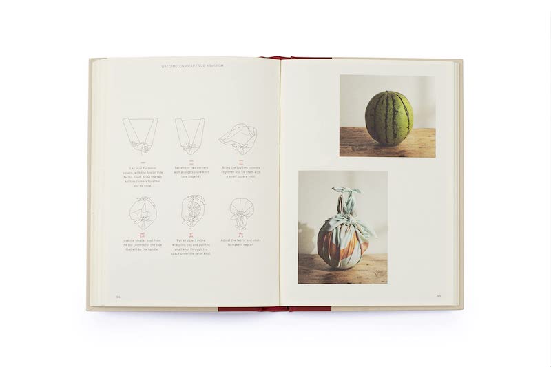 Furoshiki: And the Japanese Art of Gift Wrapping - Tomoko Kakita