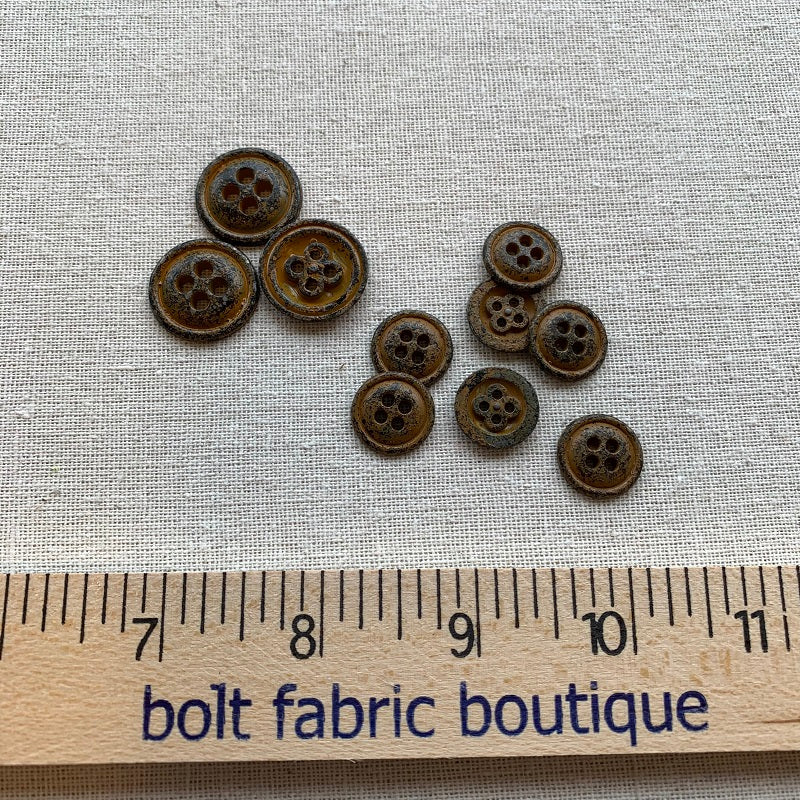 Simple Rust 4 Hole Button - Two Sizes