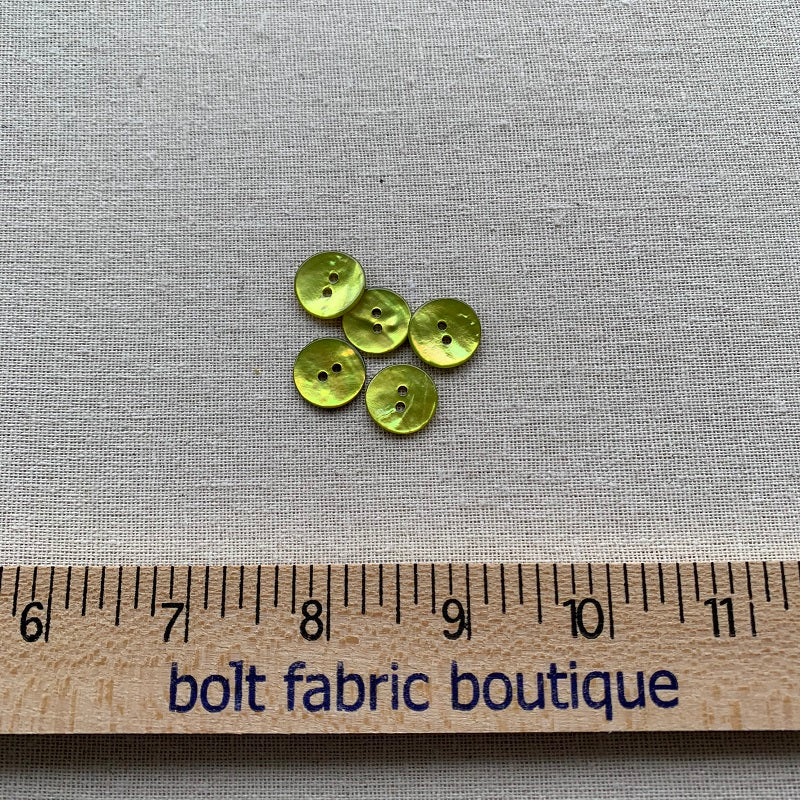 Dyed Agoya Shell Green Button - 15mm