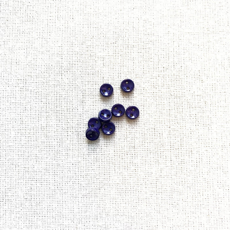 Dill - Tiny Navy Button - 7mm