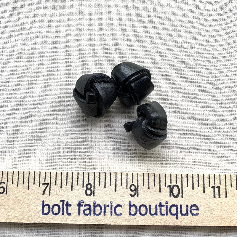 Leather Knot Button - 25mm (1") - Black