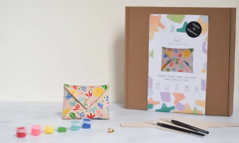 Sale! - Leather Needle Thread - Paint Your Own Mini Envelope Wallet Kit - Pastel